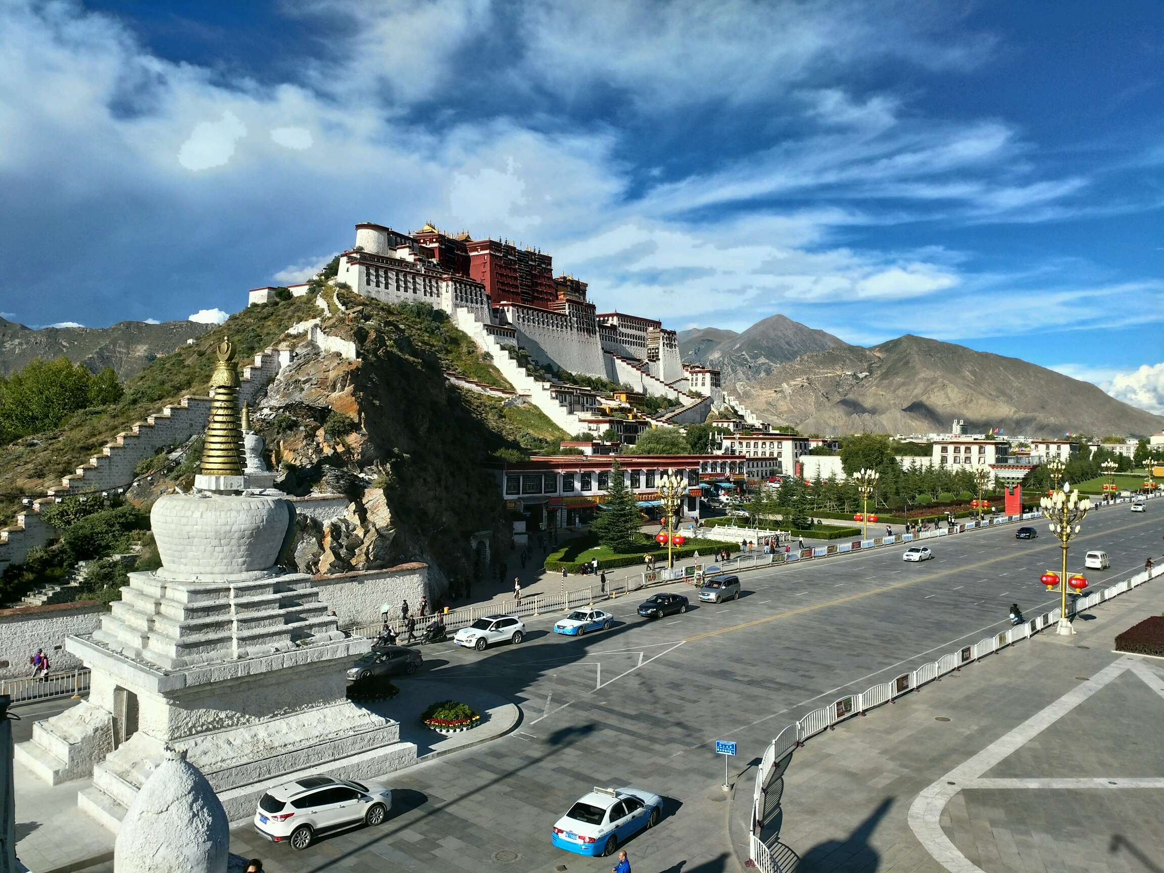 西藏，致敬领导与朋友们的温馨聚会